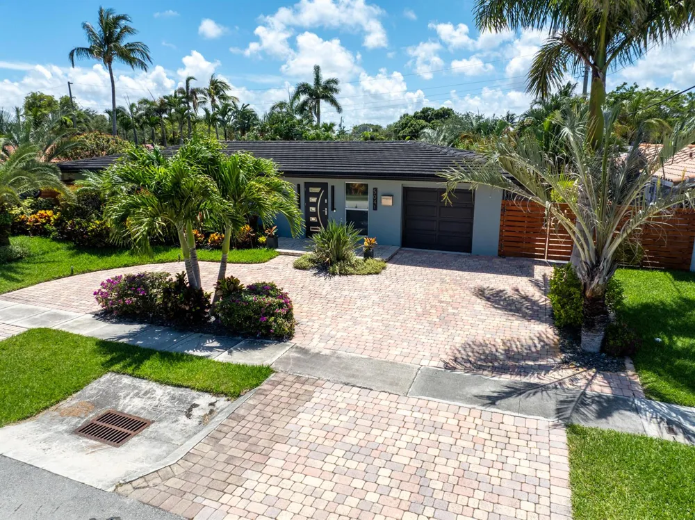 5041 NE 24th Avenue Lighthouse Point, FL 33064