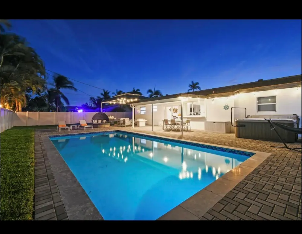 5040 NE 22nd Avenue Lighthouse Point, FL 33064