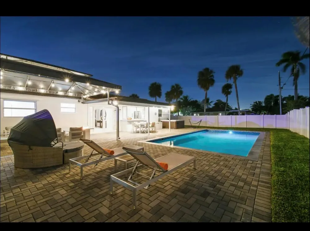 5040 NE 22nd Avenue Lighthouse Point, FL 33064
