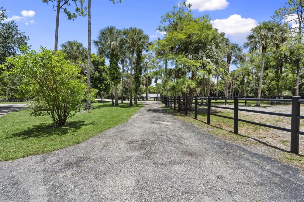 17225 Mare Lane Loxahatchee, FL 33470