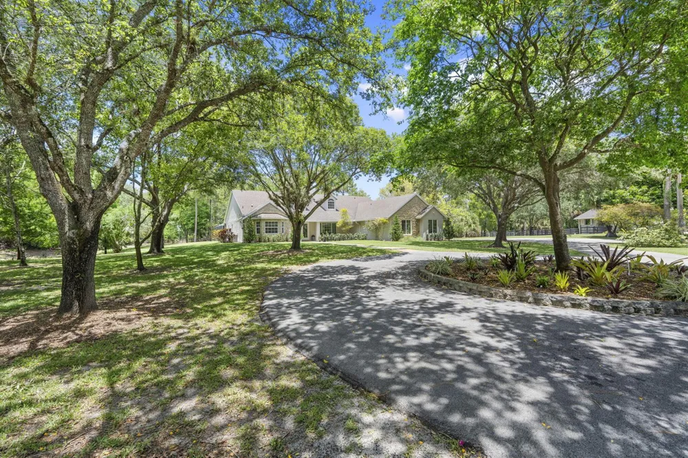 17225 Mare Lane Loxahatchee, FL 33470