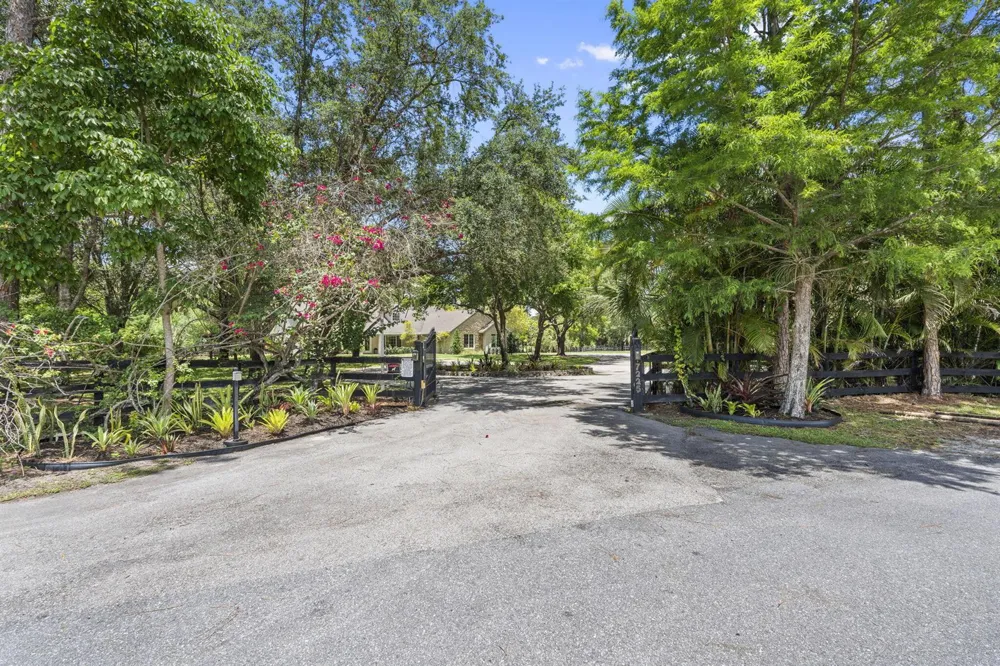 17225 Mare Lane Loxahatchee, FL 33470