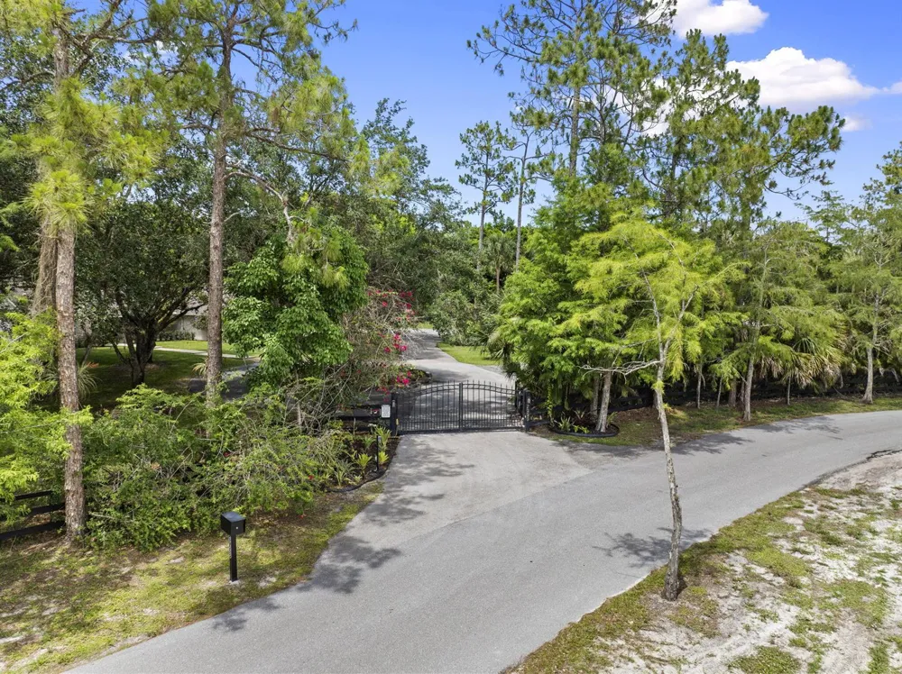 17225 Mare Lane Loxahatchee, FL 33470