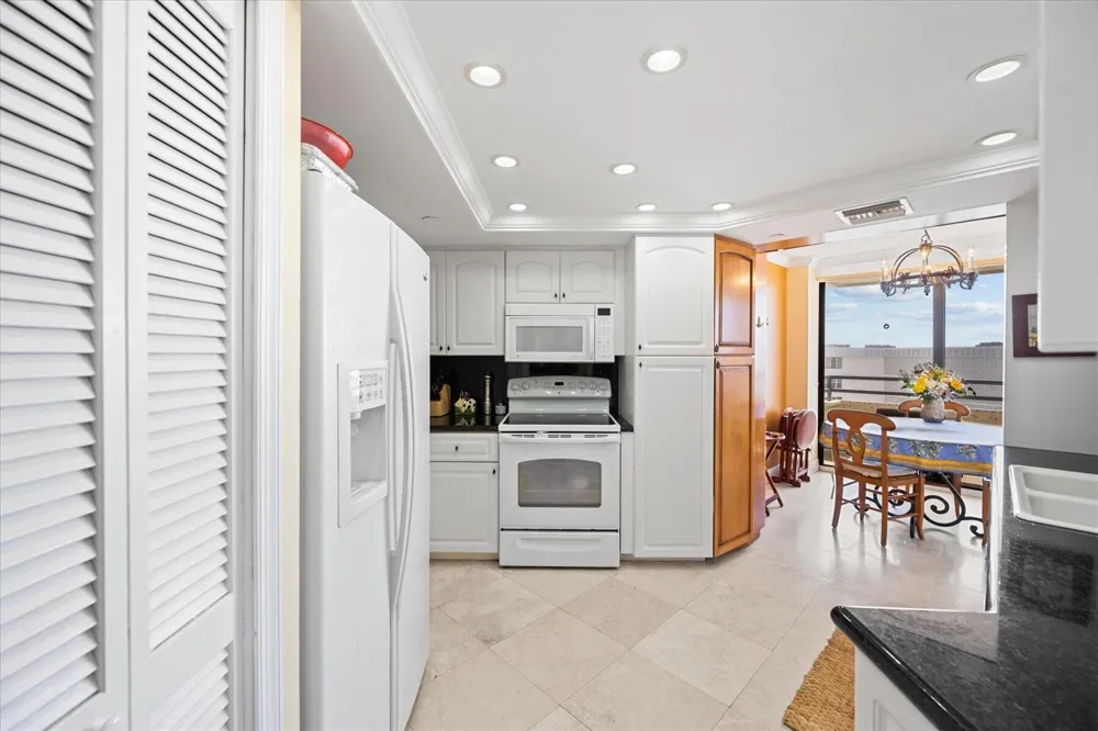 3560 S Ocean Boulevard #909 South Palm Beach, FL 33480