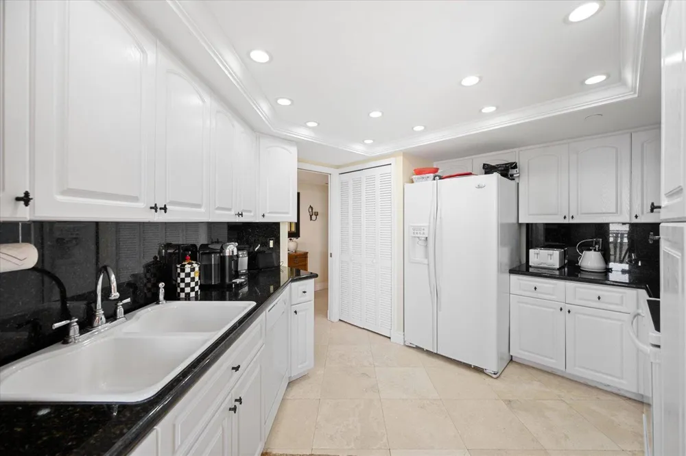 3560 S Ocean Boulevard #909 South Palm Beach, FL 33480