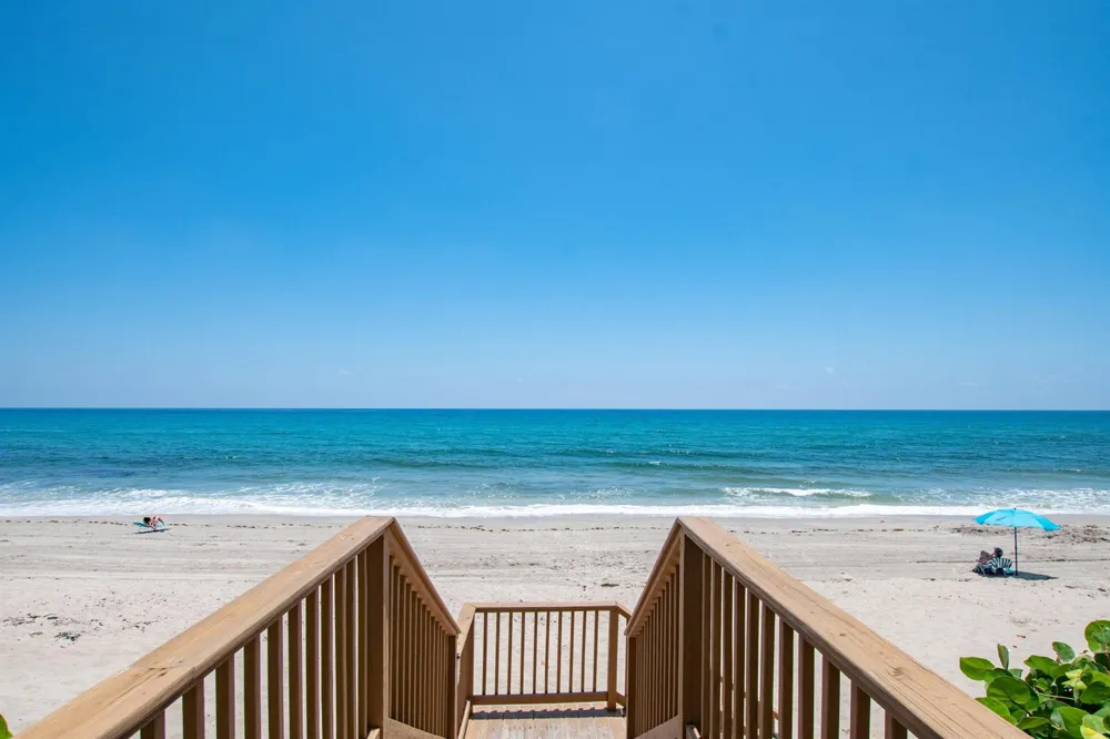 3560 S Ocean Boulevard #909 South Palm Beach, FL 33480