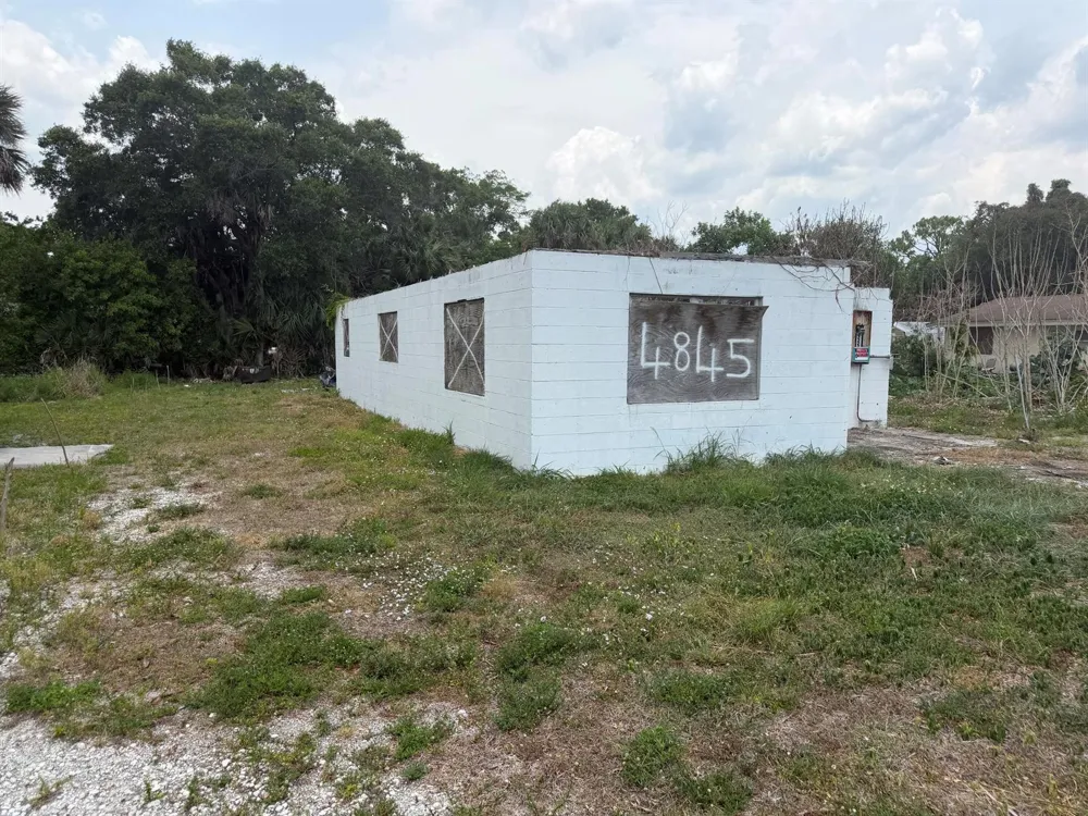 4845 34th Avenue Vero Beach, FL 32967