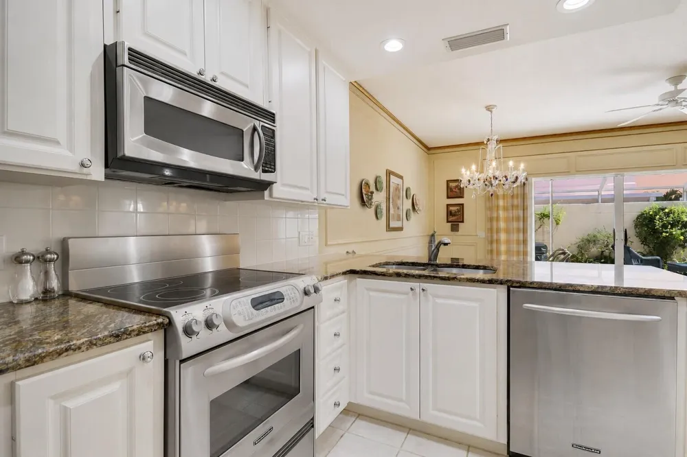 77 Laurel Oaks Circle Tequesta, FL 33469