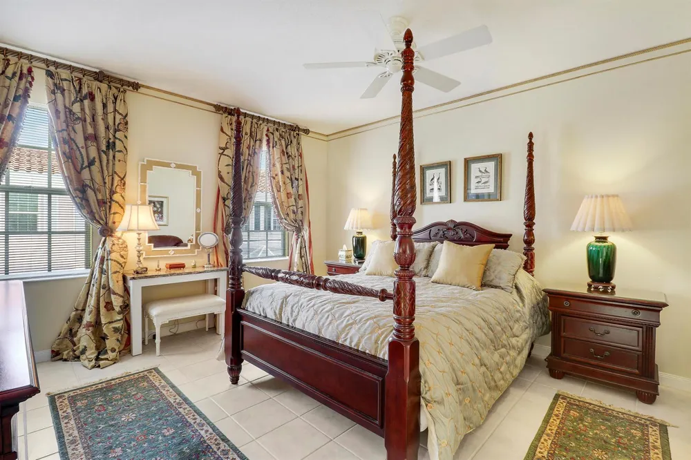 77 Laurel Oaks Circle Tequesta, FL 33469