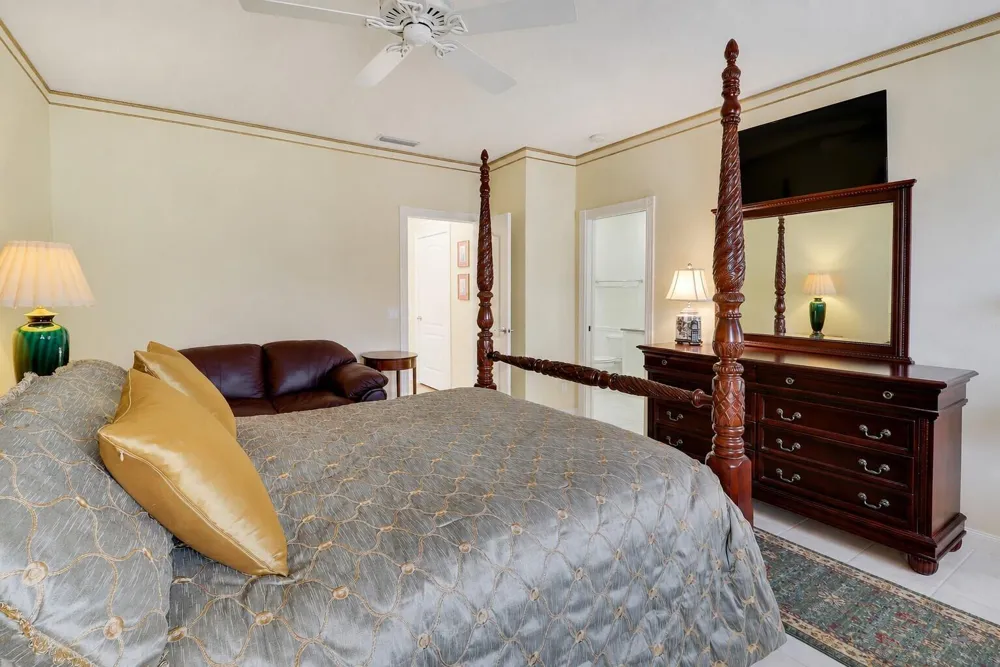 77 Laurel Oaks Circle Tequesta, FL 33469