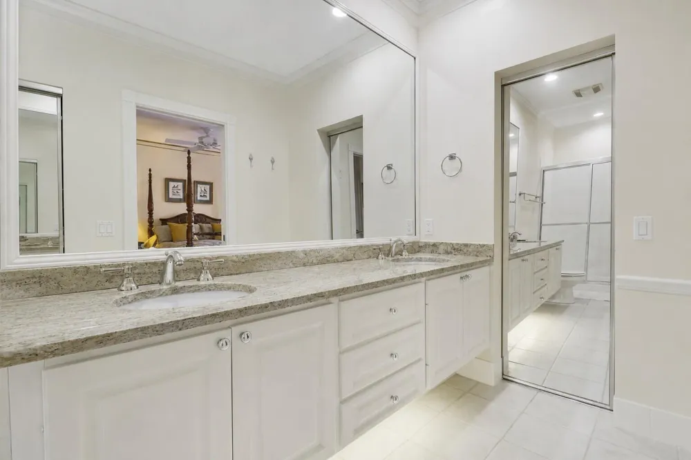 77 Laurel Oaks Circle Tequesta, FL 33469