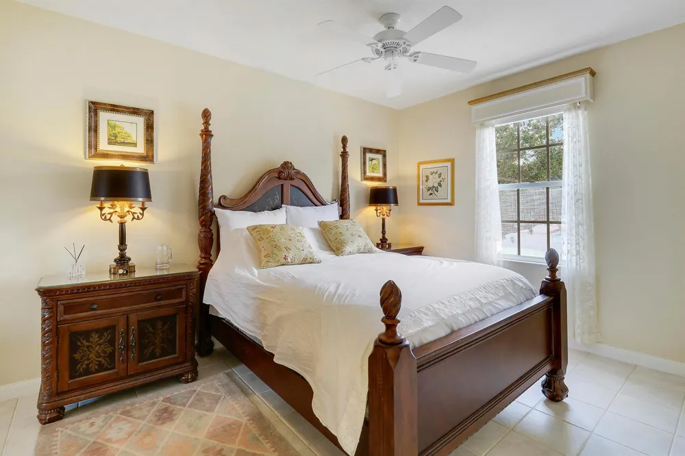 77 Laurel Oaks Circle Tequesta, FL 33469