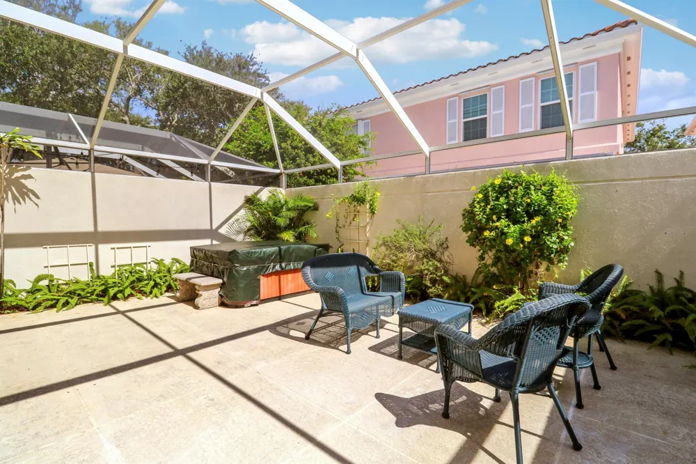 77 Laurel Oaks Circle Tequesta, FL 33469