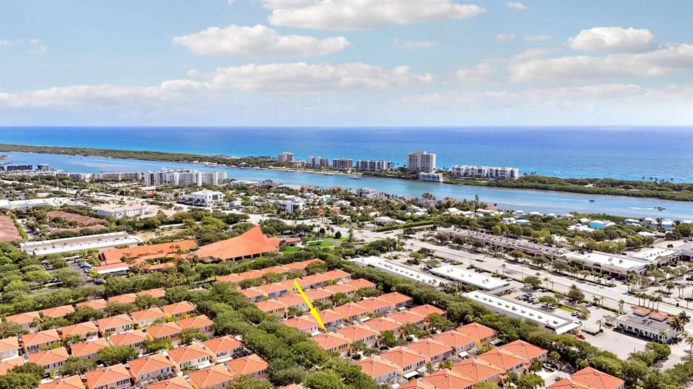 77 Laurel Oaks Circle Tequesta, FL 33469