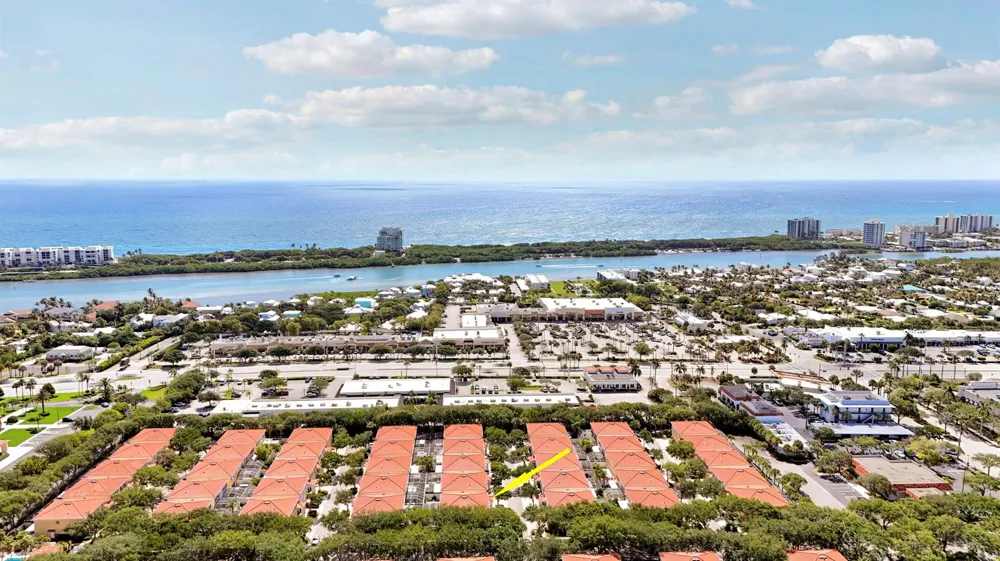 77 Laurel Oaks Circle Tequesta, FL 33469
