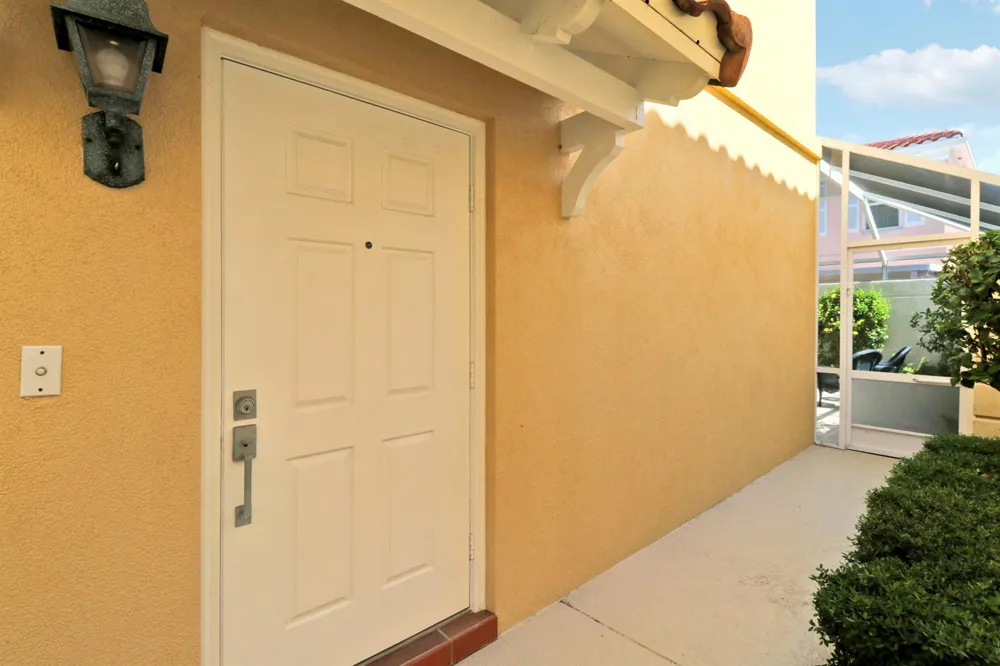 77 Laurel Oaks Circle Tequesta, FL 33469