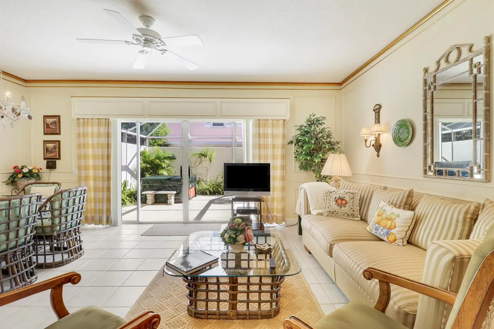 77 Laurel Oaks Circle Tequesta, FL 33469