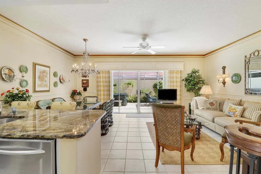 77 Laurel Oaks Circle Tequesta, FL 33469