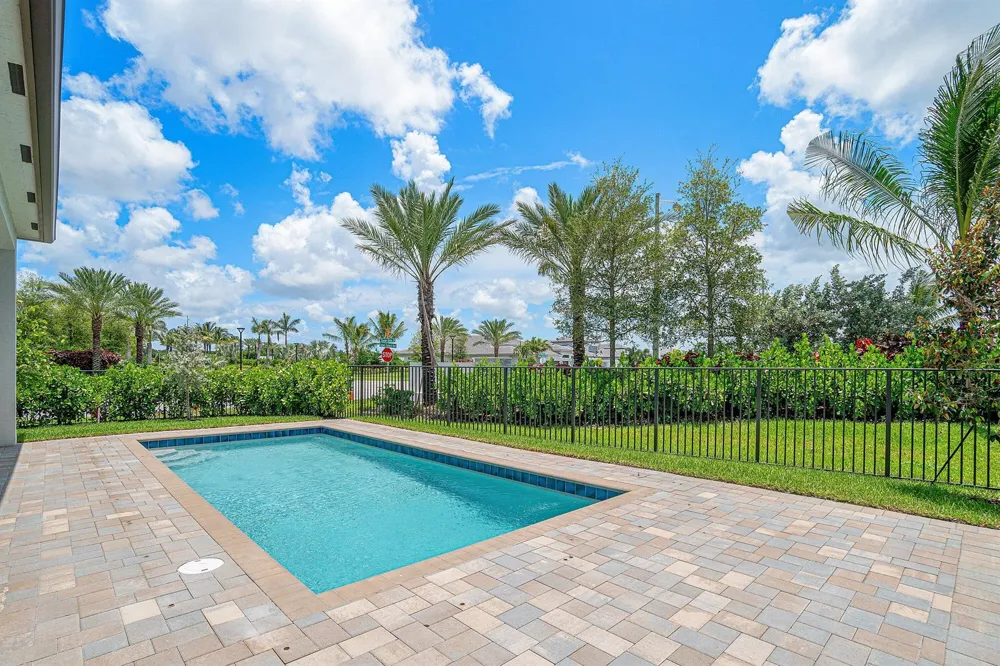 9124 Red Robin Lane Boynton Beach, FL 33473