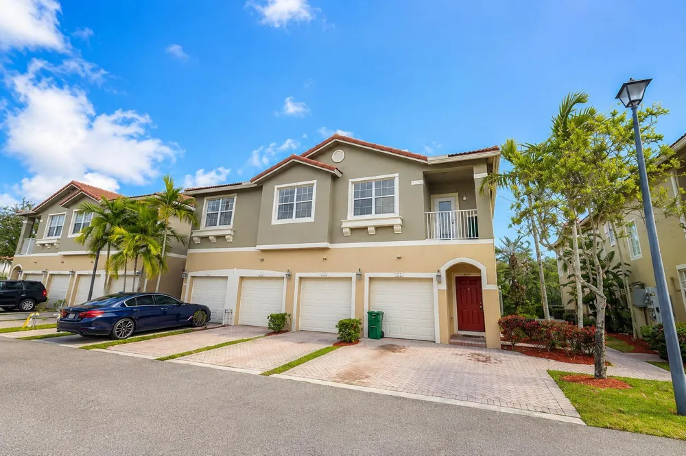 9064 Plymouth Place #9064 Tamarac, FL 33321