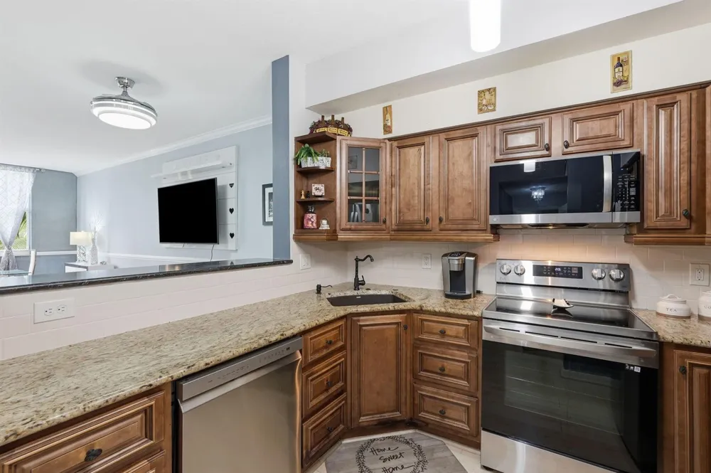 802 W Windward Way #304 Lantana, FL 33462