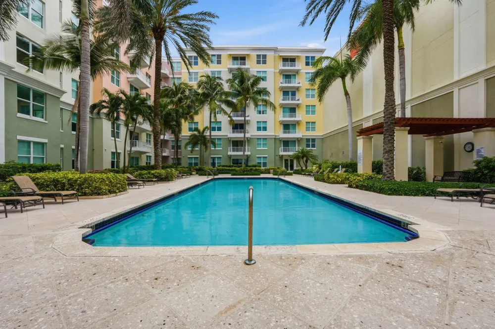 802 W Windward Way #304 Lantana, FL 33462