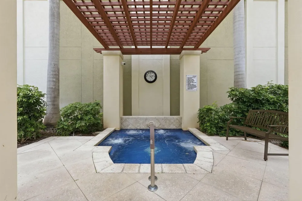 802 W Windward Way #304 Lantana, FL 33462
