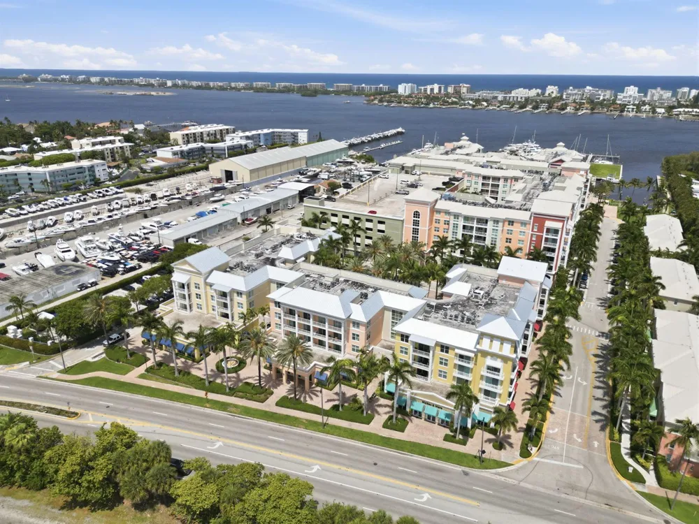 802 W Windward Way #304 Lantana, FL 33462