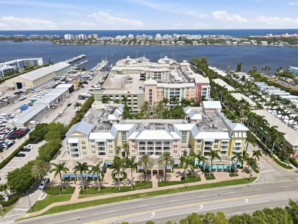 802 W Windward Way #304 Lantana, FL 33462