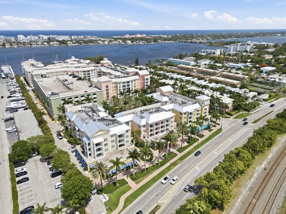 802 W Windward Way #304 Lantana, FL 33462