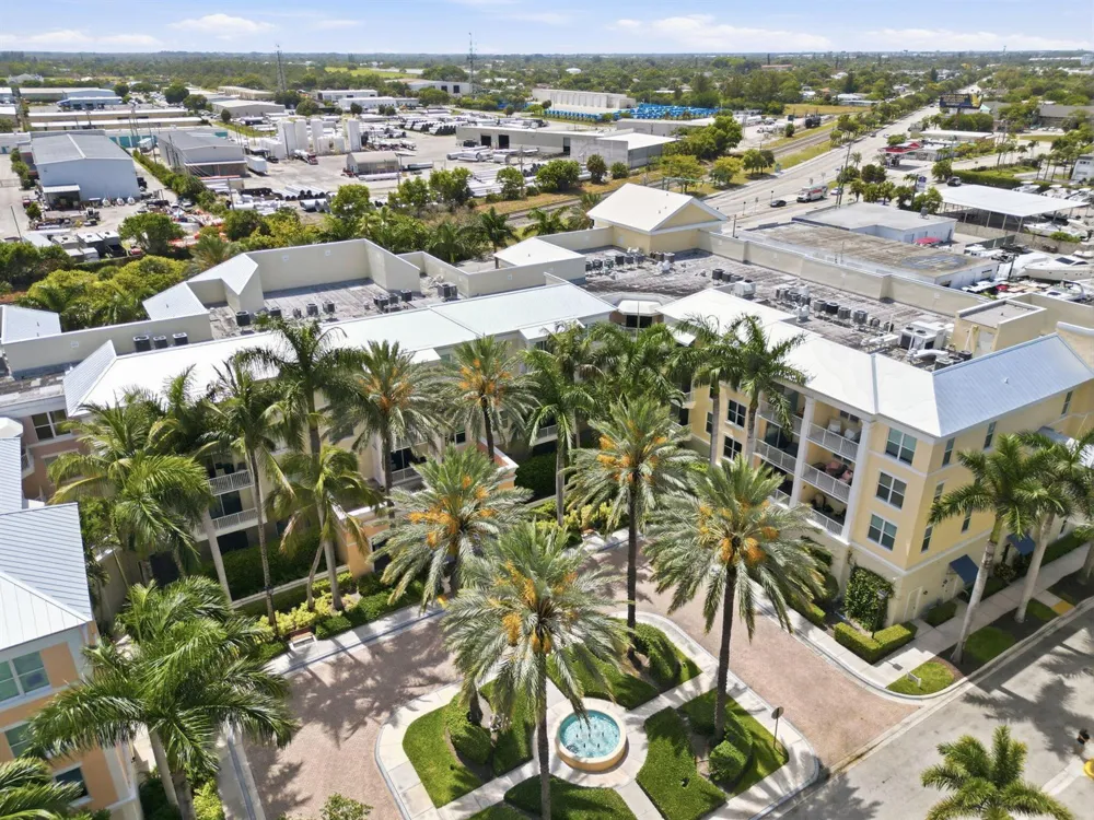 802 W Windward Way #304 Lantana, FL 33462