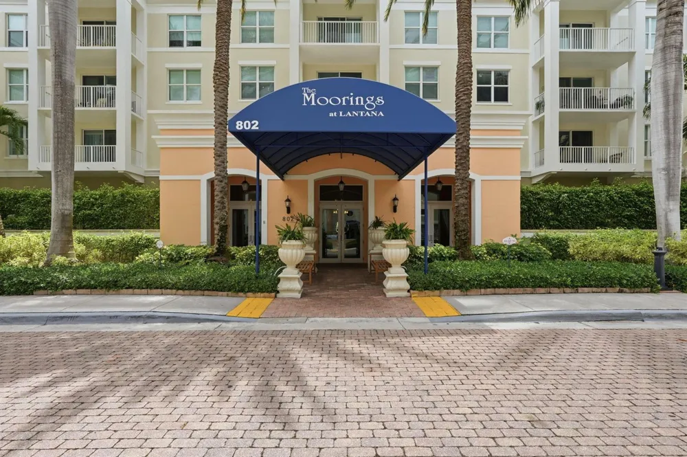 802 W Windward Way #304 Lantana, FL 33462