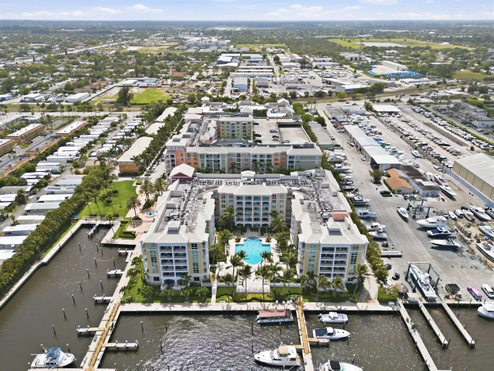 802 W Windward Way #304 Lantana, FL 33462