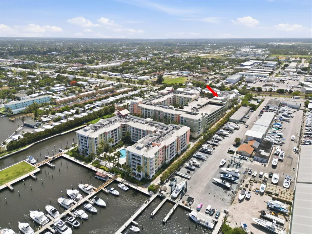 802 W Windward Way #304 Lantana, FL 33462