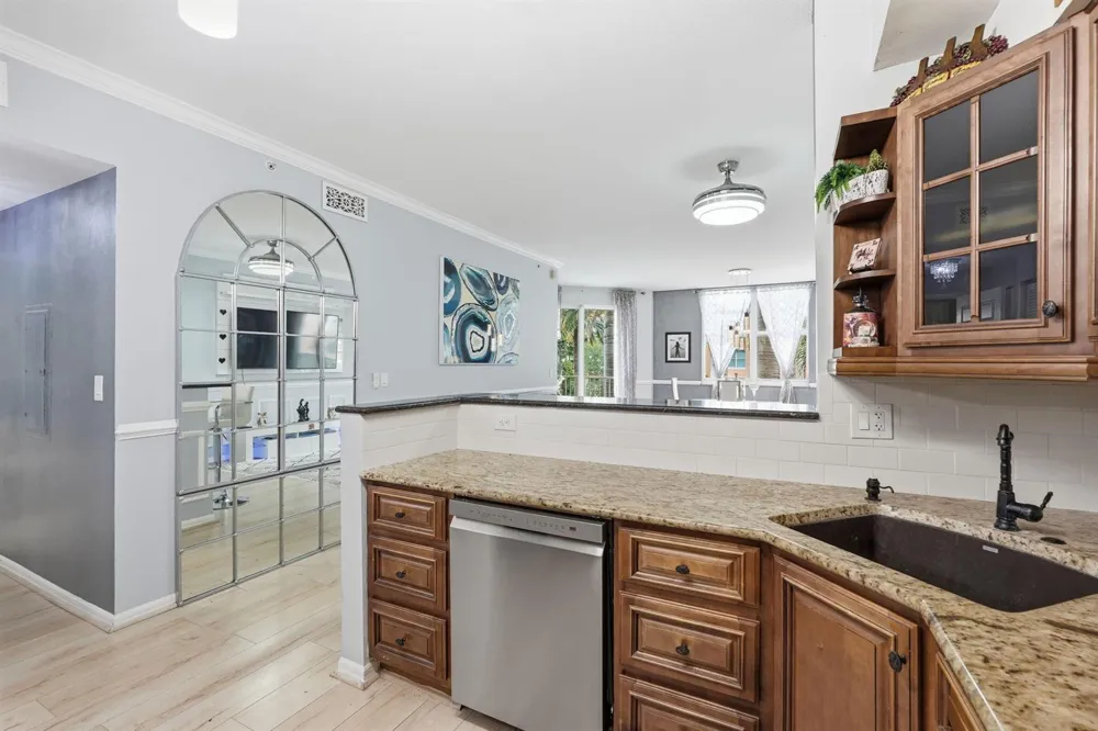802 W Windward Way #304 Lantana, FL 33462
