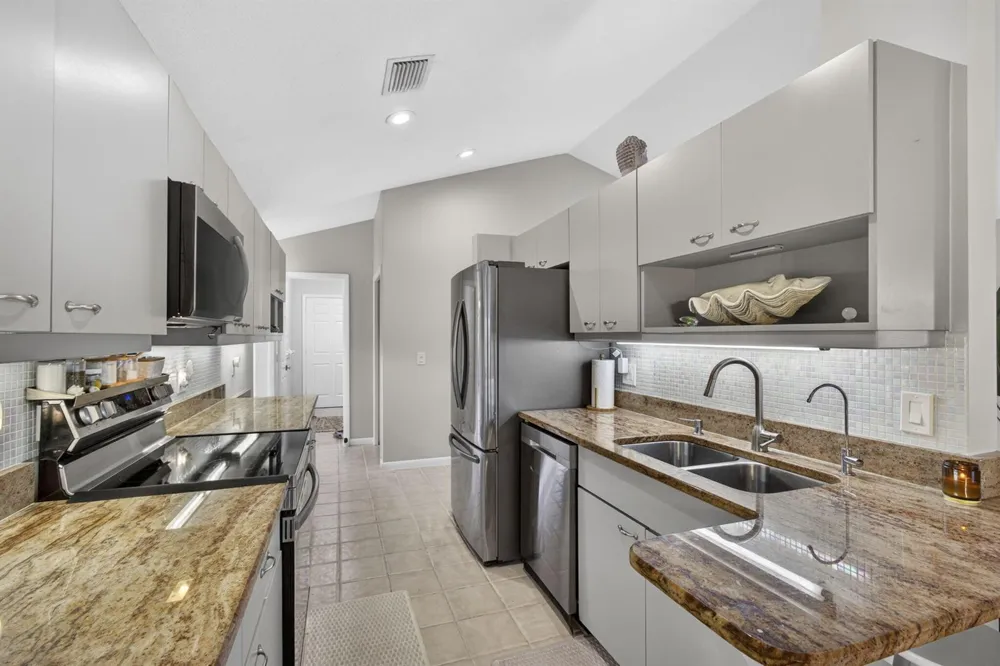 5954 SE Franklin Place Hobe Sound, FL 33455