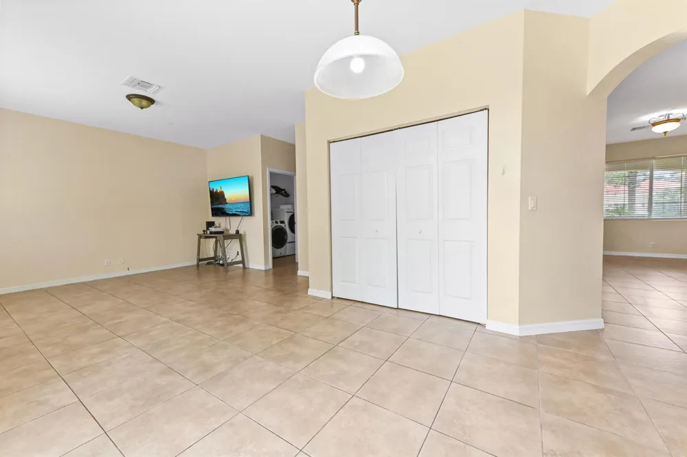 6819 Osage Circle West Palm Beach, FL 33413