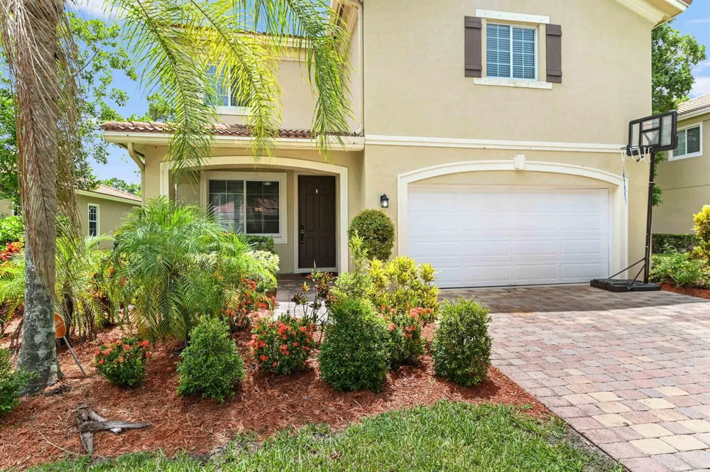 6819 Osage Circle West Palm Beach, FL 33413