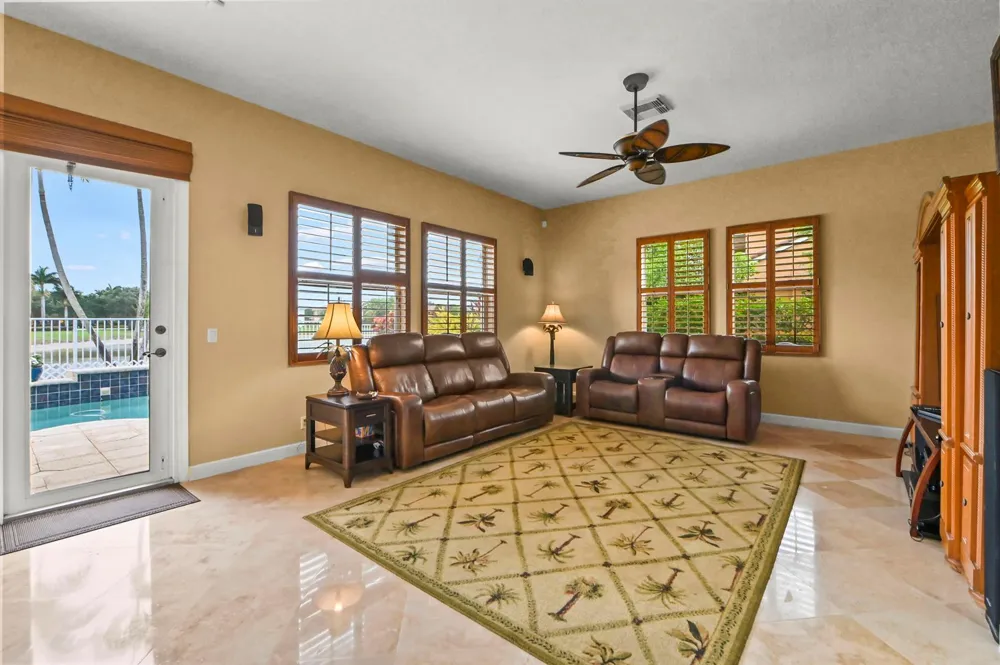 458 Cresta Circle West Palm Beach, FL 33413