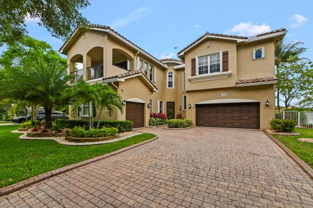 458 Cresta Circle West Palm Beach, FL 33413