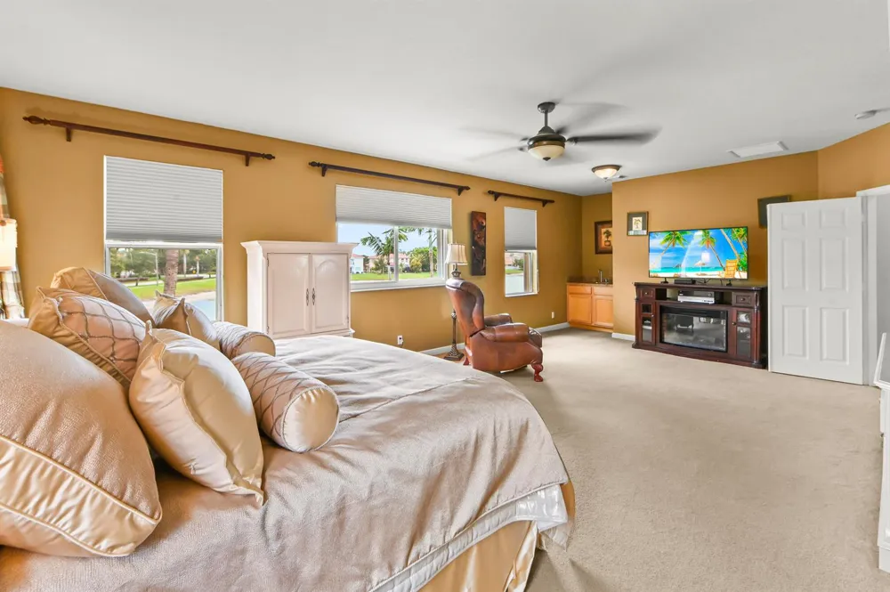 458 Cresta Circle West Palm Beach, FL 33413