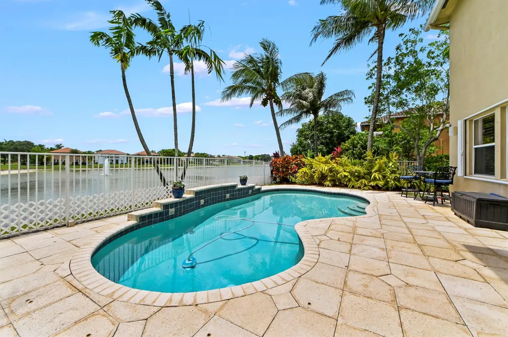 458 Cresta Circle West Palm Beach, FL 33413