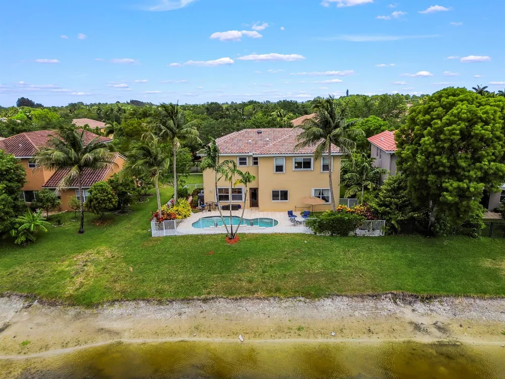 458 Cresta Circle West Palm Beach, FL 33413