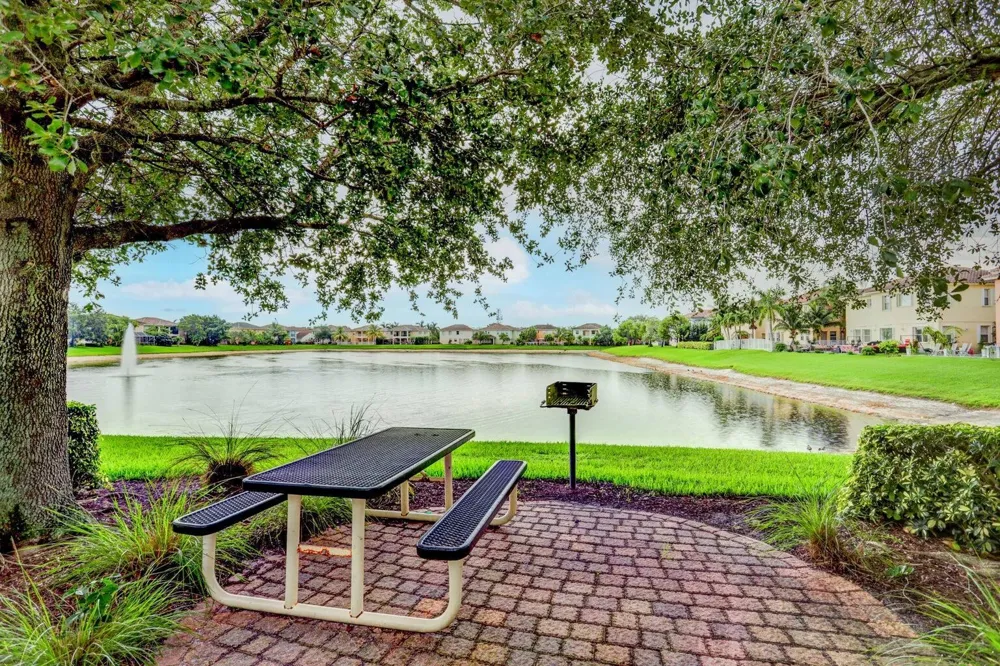 458 Cresta Circle West Palm Beach, FL 33413