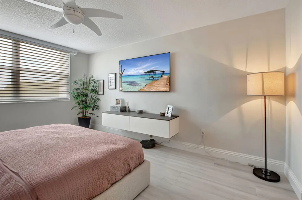 3594 S Ocean Boulevard #302 Highland Beach, FL 33487