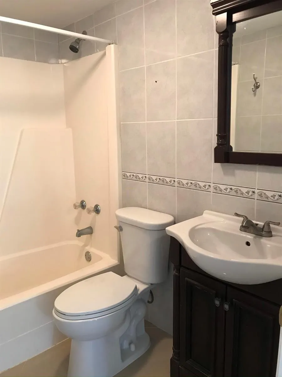 1534 Royal Forest Court West Palm Beach, FL 33406