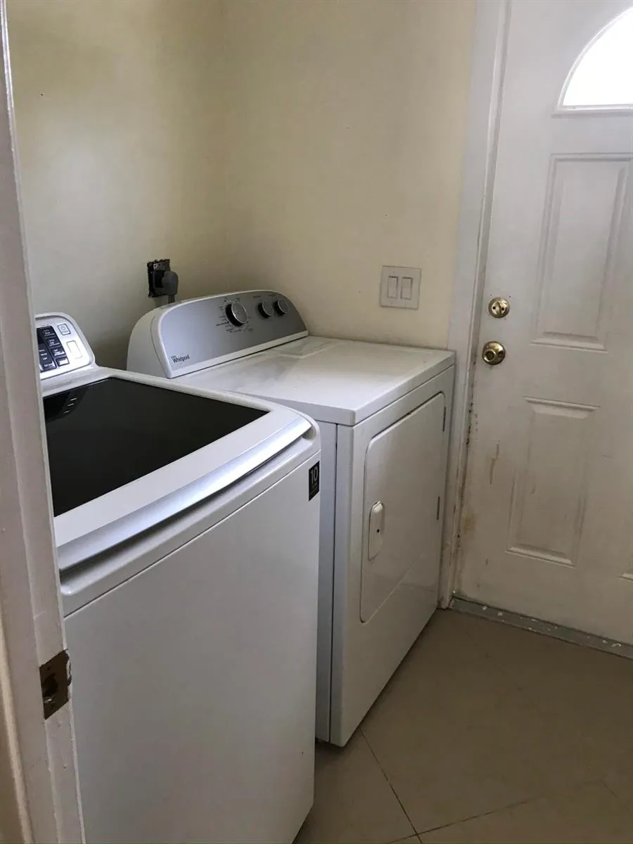 1534 Royal Forest Court West Palm Beach, FL 33406