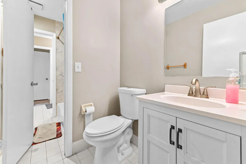 7904 SW 8th Street North Lauderdale, FL 33068