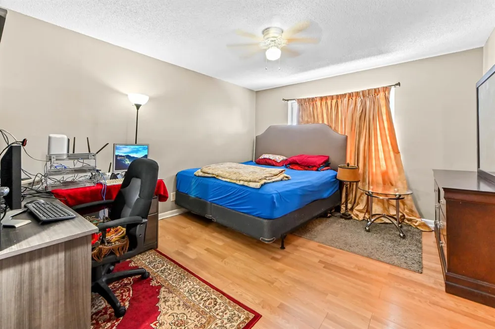 7904 SW 8th Street North Lauderdale, FL 33068