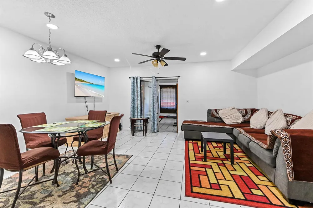 7904 SW 8th Street North Lauderdale, FL 33068